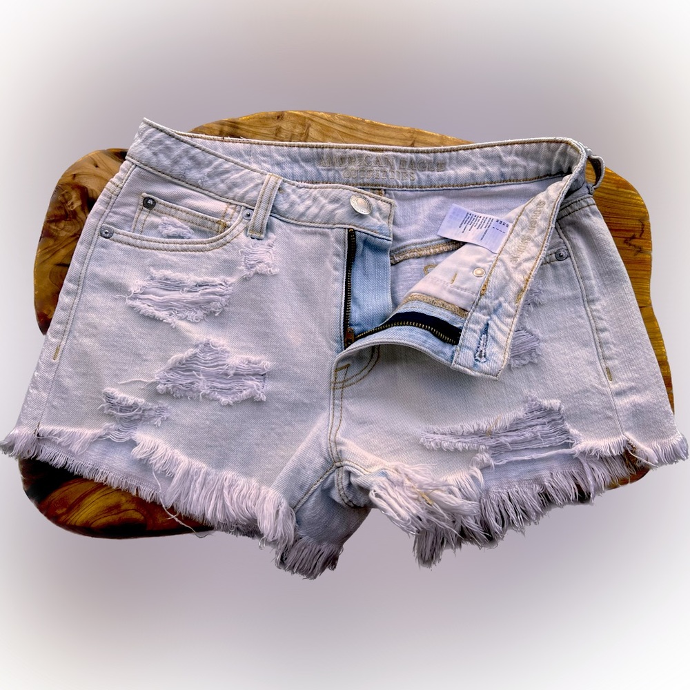 American Eagle Outfitters Light Wash Distressed Denim Jean Shorts